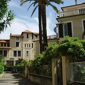 Fiorenza & Banksia Meuble Hotel